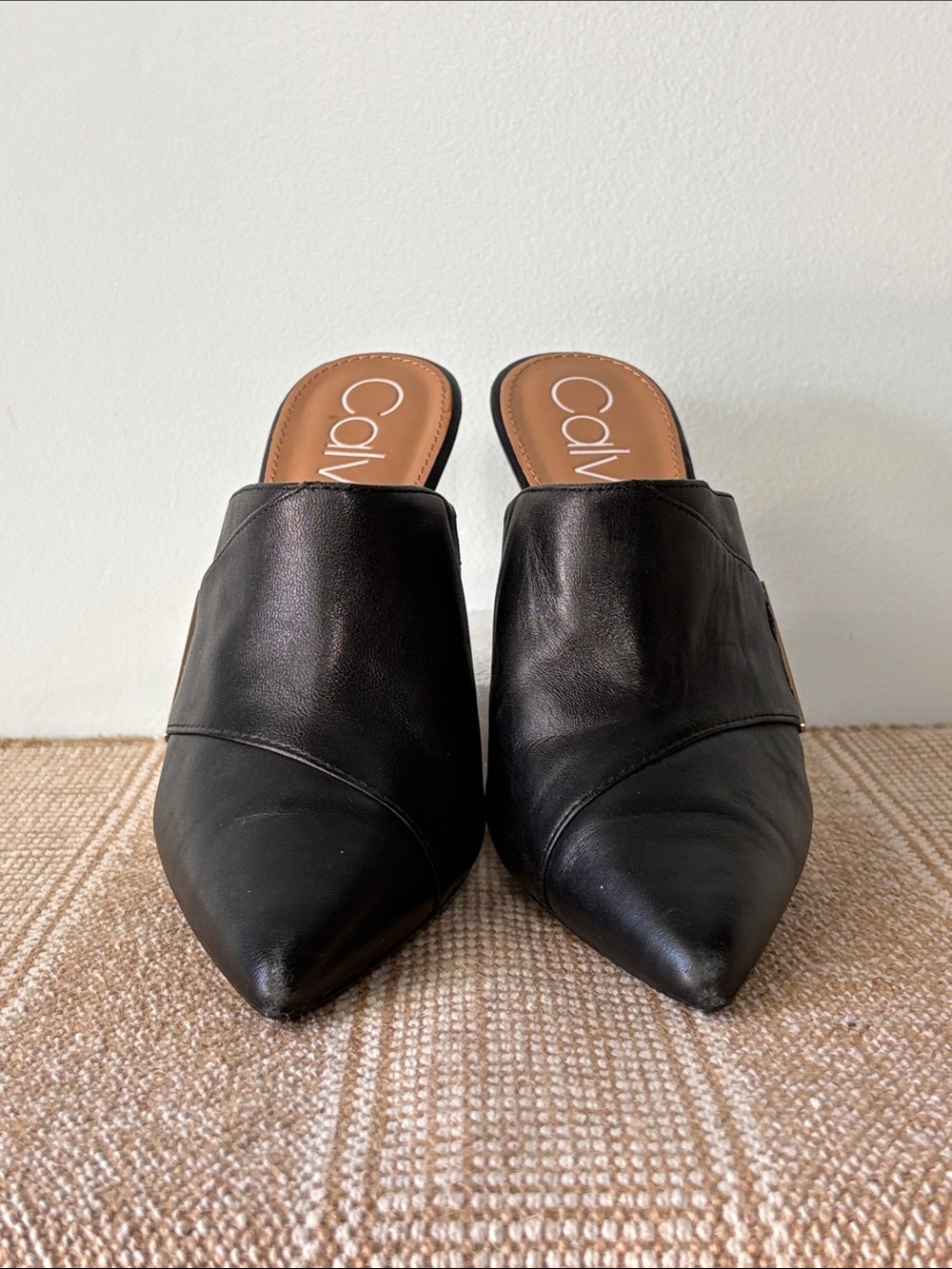 Calvin Klein Grecia Black Leather Pointed Slip-On Mules, Gold Tone Logo Bar Sz-8